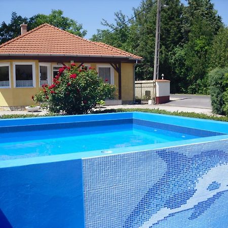 Tulipan Bungalow Camping Resort Gyenesdias Ngoại thất bức ảnh