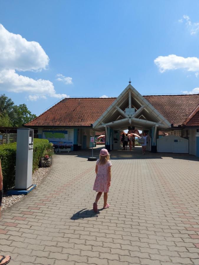 Tulipan Bungalow Camping Resort Gyenesdias Ngoại thất bức ảnh