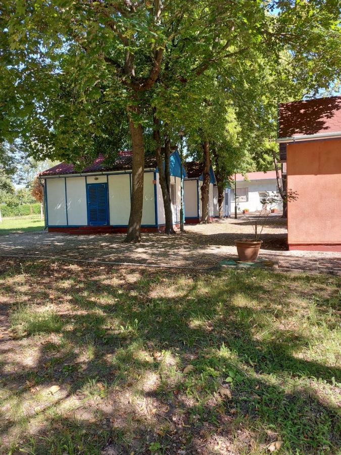 Tulipan Bungalow Camping Resort Gyenesdias Ngoại thất bức ảnh