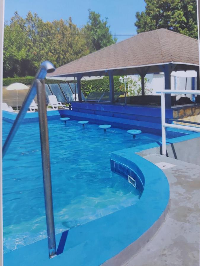 Tulipan Bungalow Camping Resort Gyenesdias Ngoại thất bức ảnh