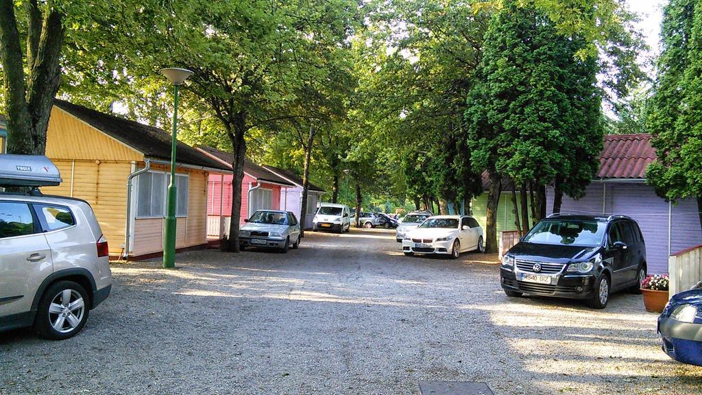 Tulipan Bungalow Camping Resort Gyenesdias Ngoại thất bức ảnh