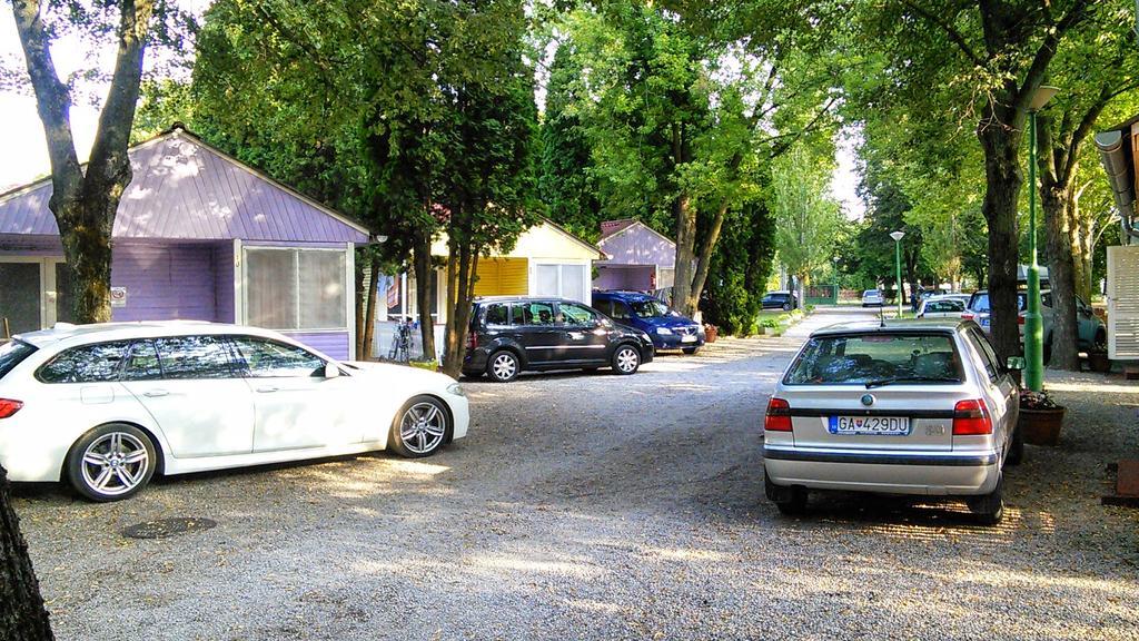 Tulipan Bungalow Camping Resort Gyenesdias Ngoại thất bức ảnh